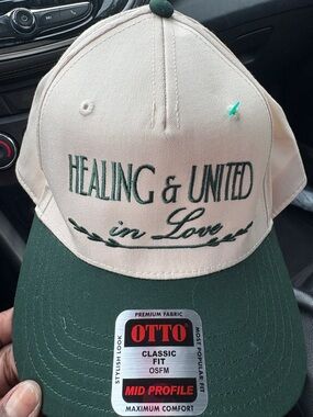 OTTO Two-Tone Baseball Cap in Cream and Forest Green